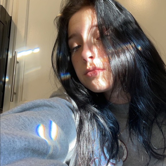 Meet your Posher, Mariah - Picture 2 of 4